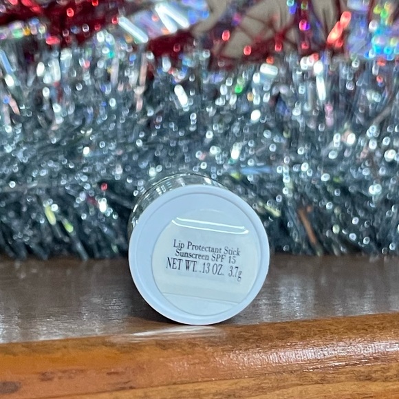 ELIZABETH ARDEN EIGHT HOUR CREAM LIP PROTECTANT STICK SUNSCREEN. SPF15. NEW. - Picture 4 of 6